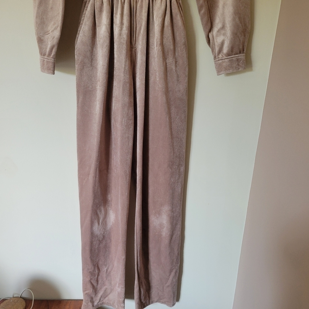 Vintage 80s Velvet Beige Tan Long Sleeve Jumpsuit Loungewear Onesie - Picture 3 of 8
